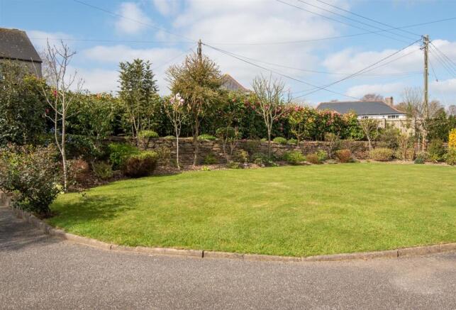 FRONT GARDENS