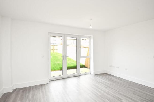 3 bed Semi-Detached to rent Image 5