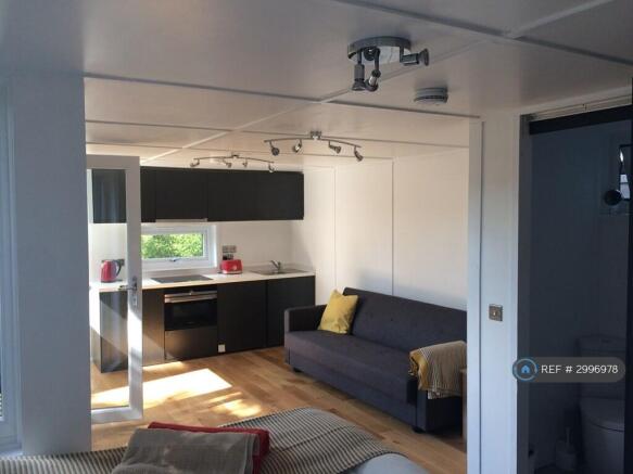 Gardenstudio Kitchenette/Shower Room