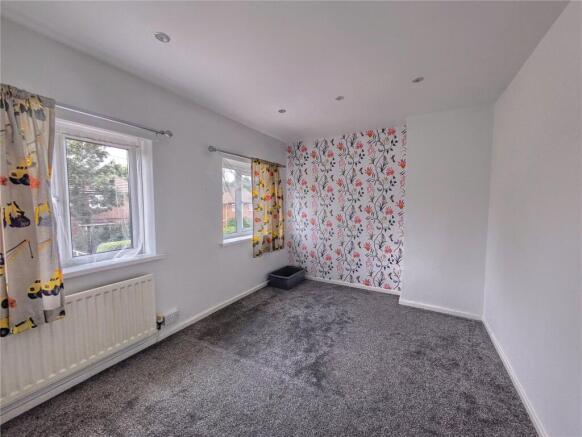 2 bed Semi-Detached to rent Image 6