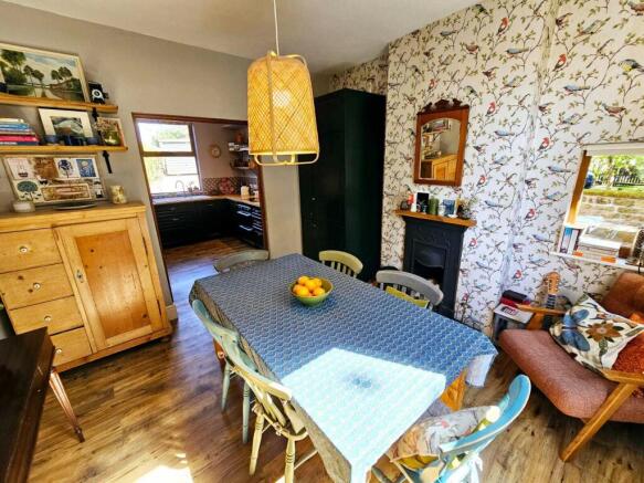 4 bed Semi-Detached for sale Image 7