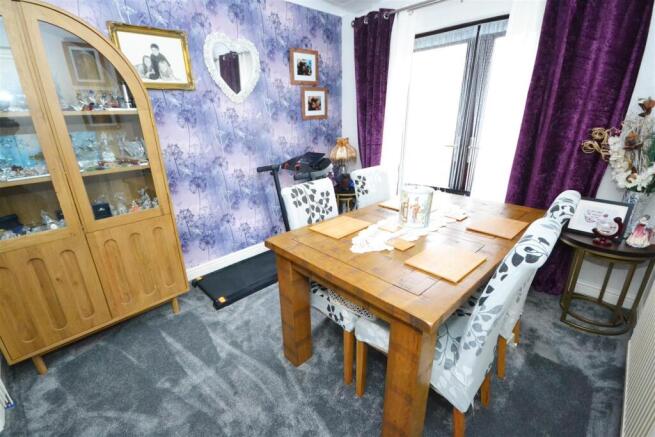 4 bed Semi-Detached Bungalow for sale Image 5
