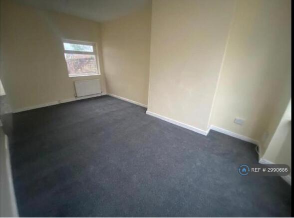 3 bed Terraced to rent Image 4