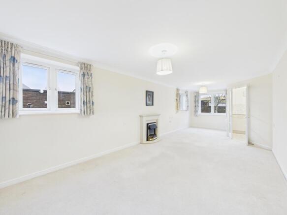 CAM04018G0-PR0402-STILL004