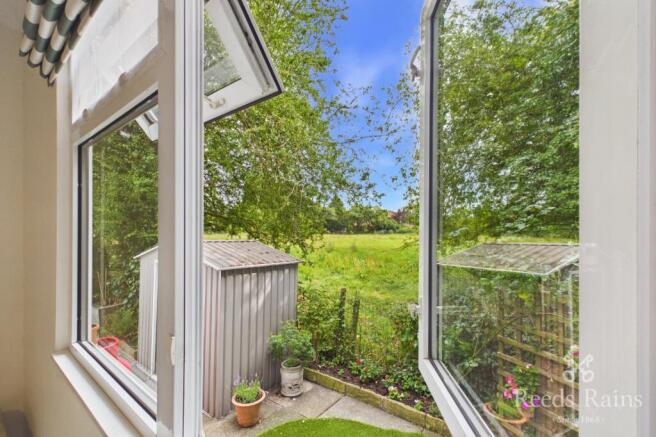 2 bed Detached for sale Image 8