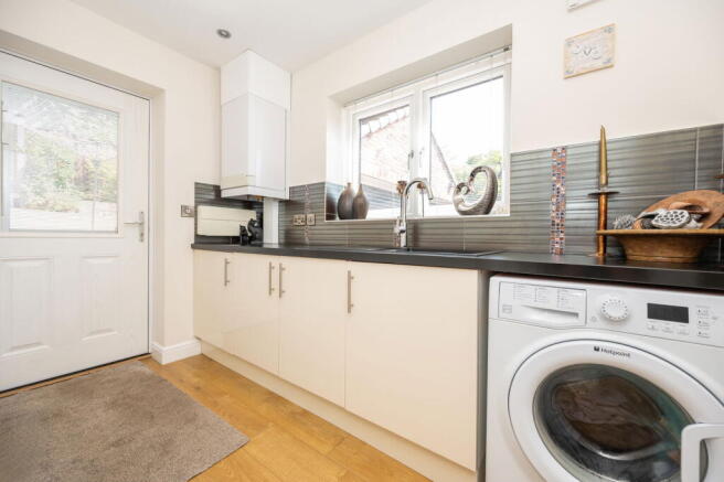 4 bed Detached for sale Image 12
