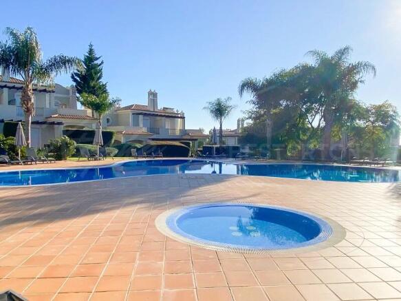 The Crest Commercial Sea View Property For Sale Almancil (6)