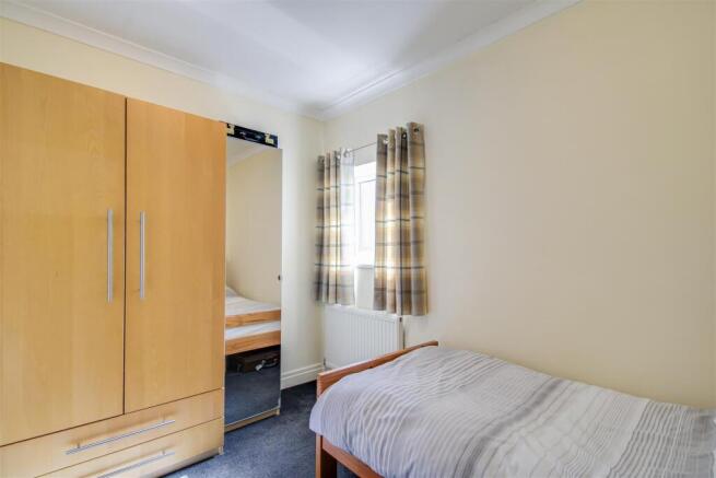 4 bed Detached for sale Image 11