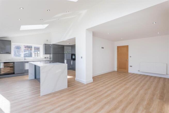 Kitchen/Breakfast Room