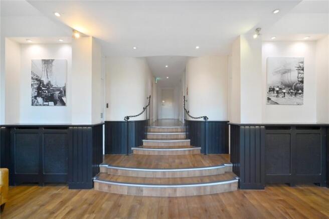 Concierge/Entrance