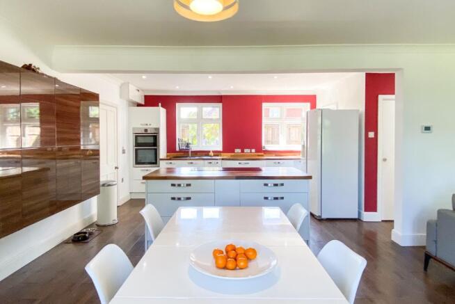Kitchen/Dining Area