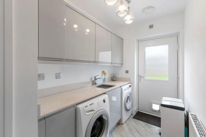 4 bed Detached for sale Image 7