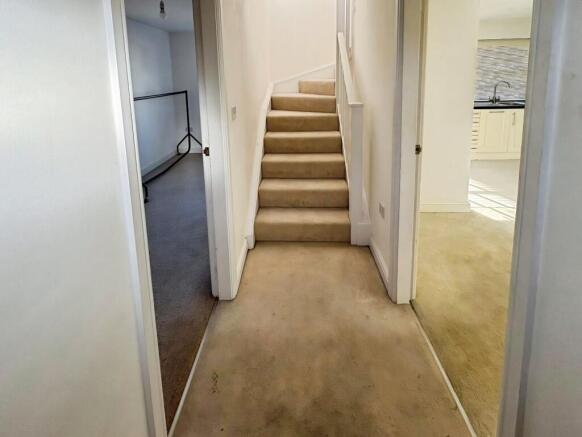 2 bed Flat for sale Image 6
