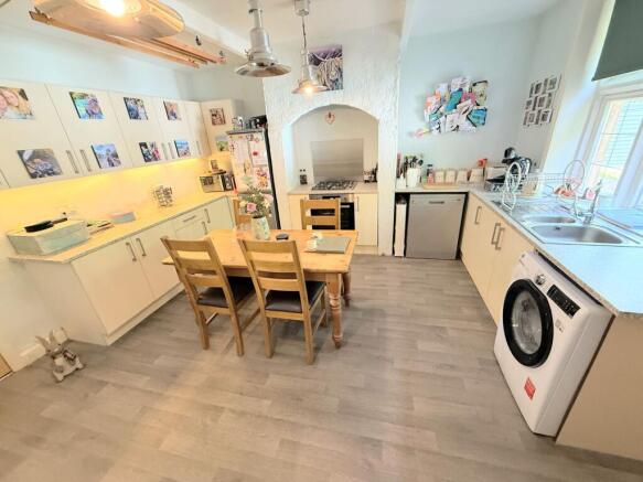 2 bed Terraced for sale Image 12