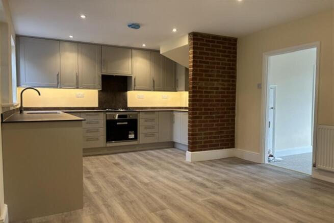 Kitchen (Main)