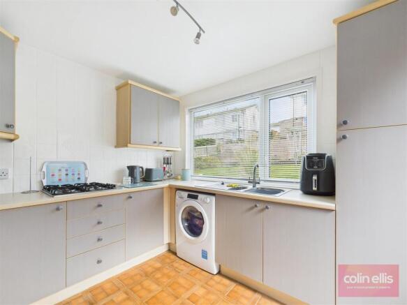 2 bed Detached Bungalow for sale Image 5