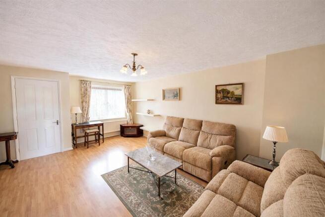 32 Bridge Farm Road - Lounge.jpg