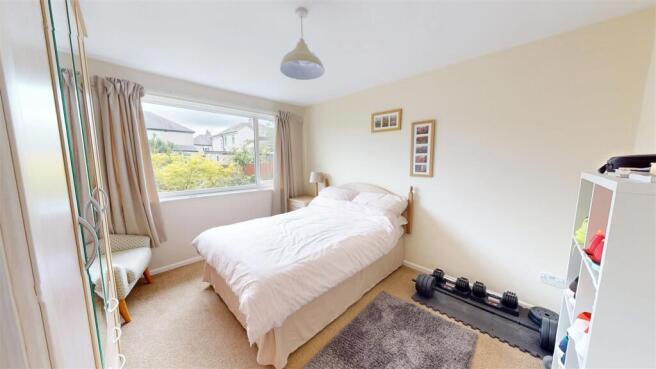 4 bed Semi-Detached for sale Image 10