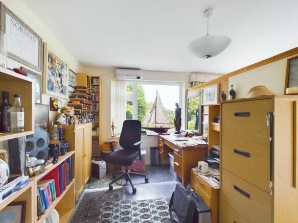 Photo 18