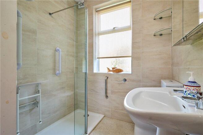 4 bed Detached for sale Image 11