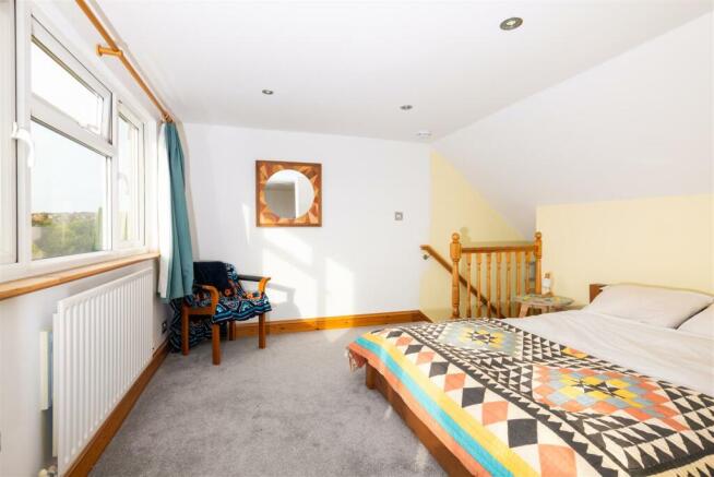 LE 20 Hereward Way BN7 2HJ-11.jpg