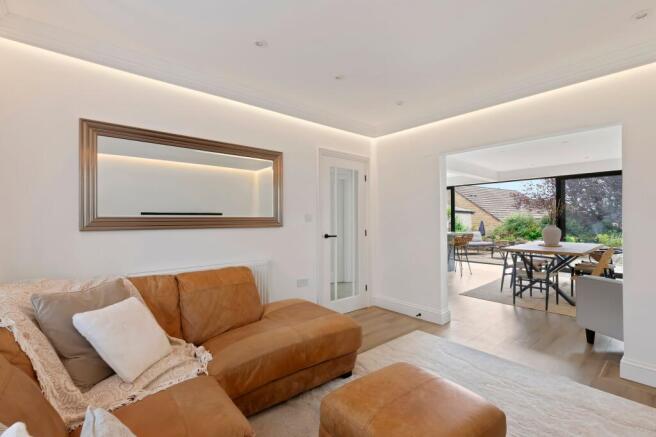 4 bed Detached for sale Image 9