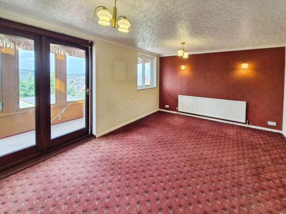 4 bed Detached to rent Image 4