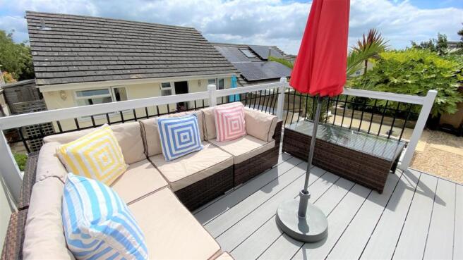 4, Elmwood Park - Deck 1.jpg