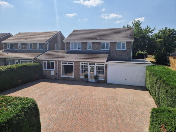 4 bed Detached for sale in barnsley