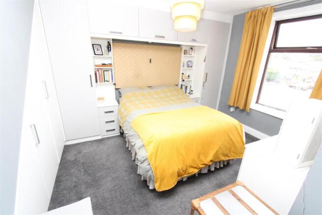 4 bed Semi-Detached for sale Image 10