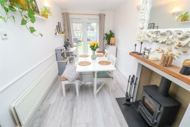 Lounge/Dining Room