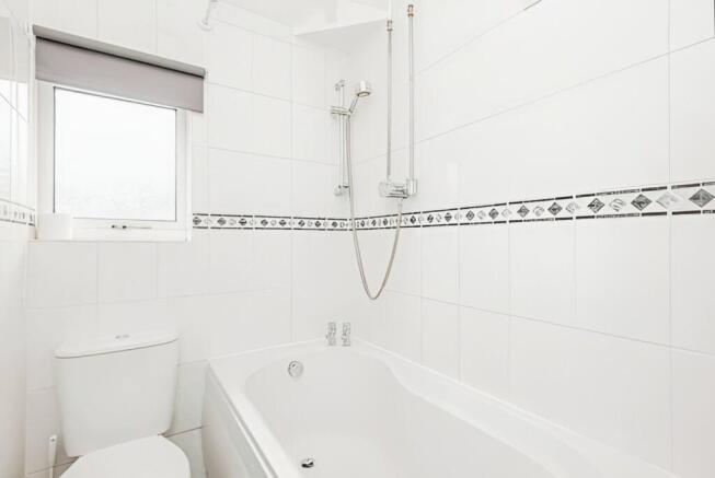 2 bed Semi-Detached to rent Image 5