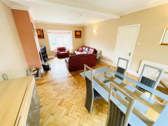Lounge / Dining Room
