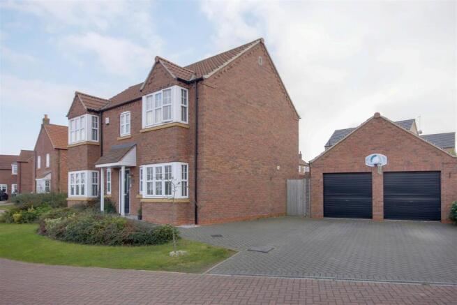 4 bed Detached for sale Image 5