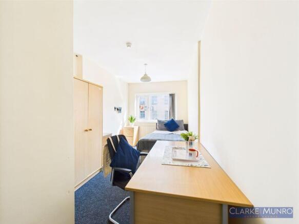 1 bed House Share to rent Image 5