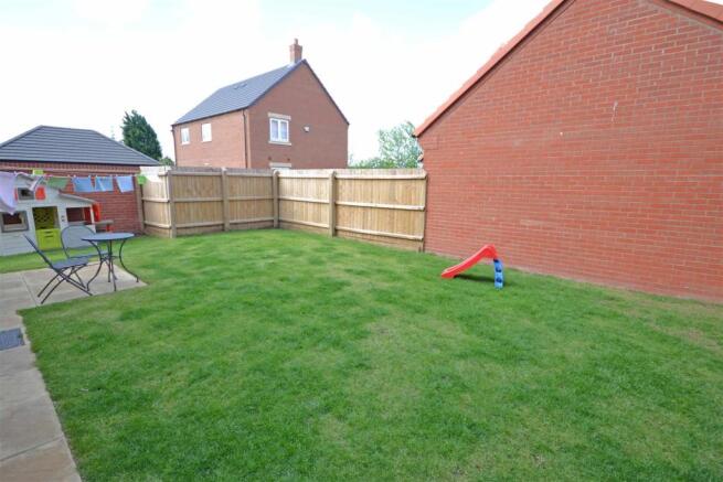 Towgood Close, Helps