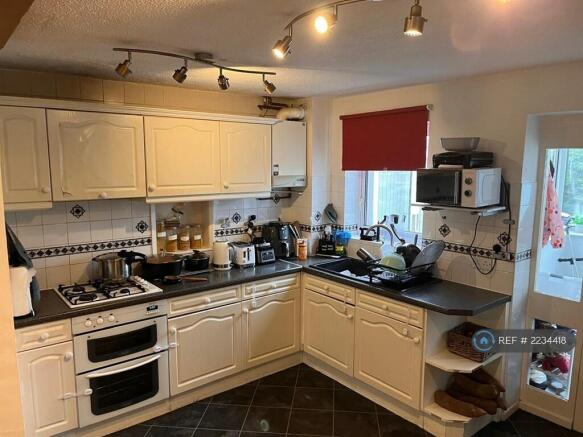 Photo 3: Kitchen