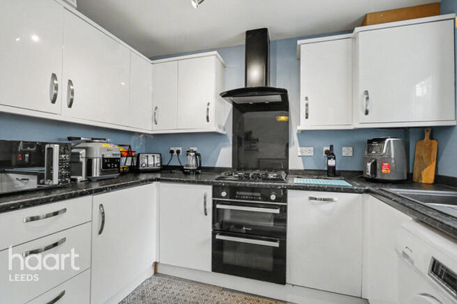 3 bed Semi-Detached for sale Image 4