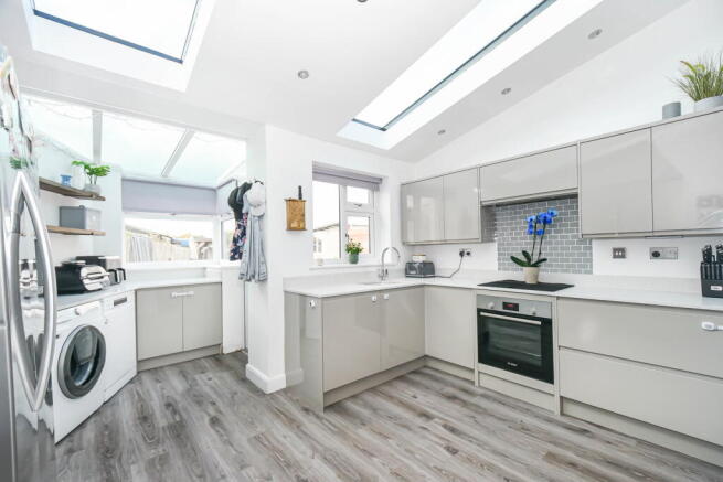 3 bed Semi-Detached for sale Image 5