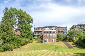 6, 46 Treglos Court, Oatlands Drive, Weybridge KT13 9JG