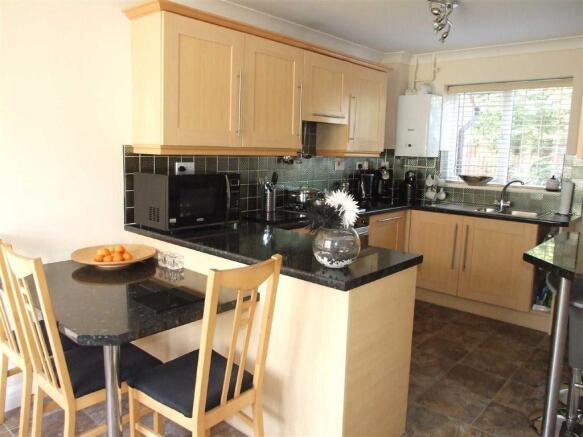 Kitchen / Dining Roo