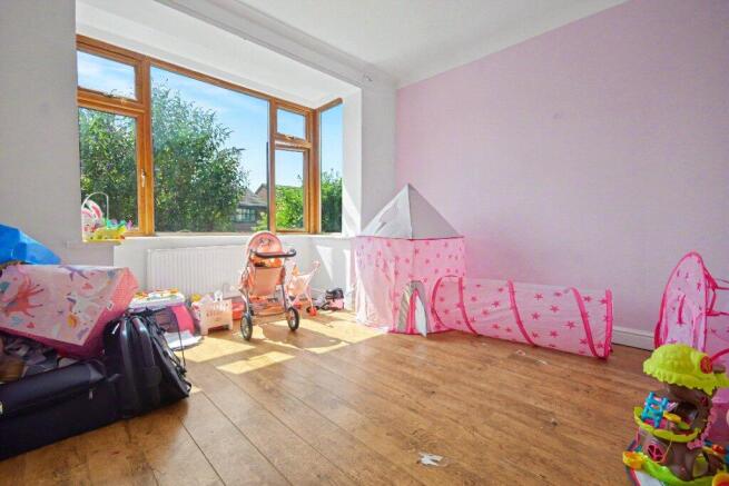 5 bed House for sale Image 5