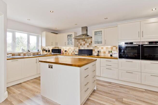 kitchen2.jpg