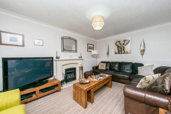 4 bed Detached for sale Image 12