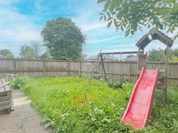 3 bed Terraced for sale Image 9