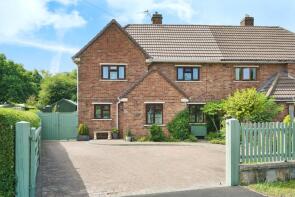 34, Sharpley Avenue, Coalville LE67 4DT