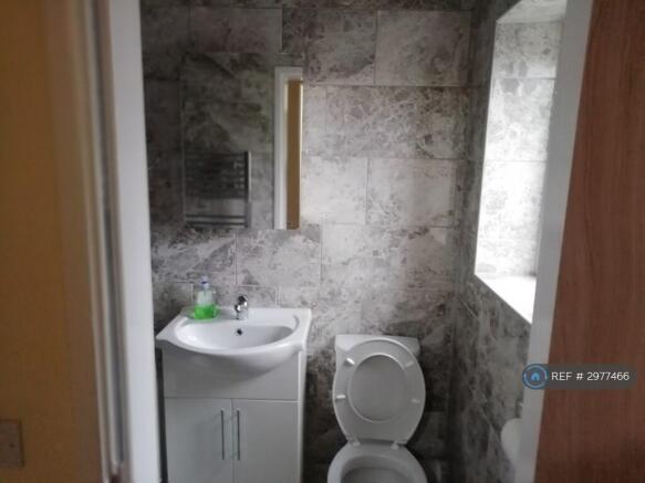 3 bed Terraced to rent Image 4