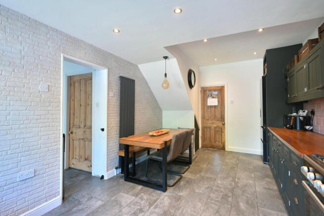 3 bed Terraced for sale Image 10