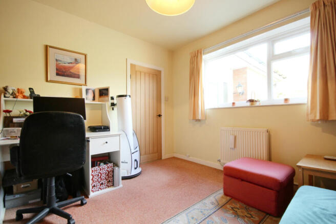 Bedroom 5/Study