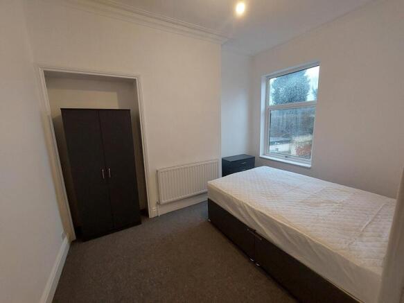 1 bed House of Multiple Occupation to rent Image 10